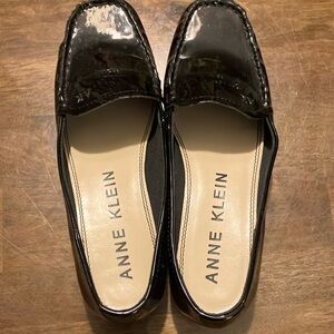 Anne Klein Black Patent Loafers EUC